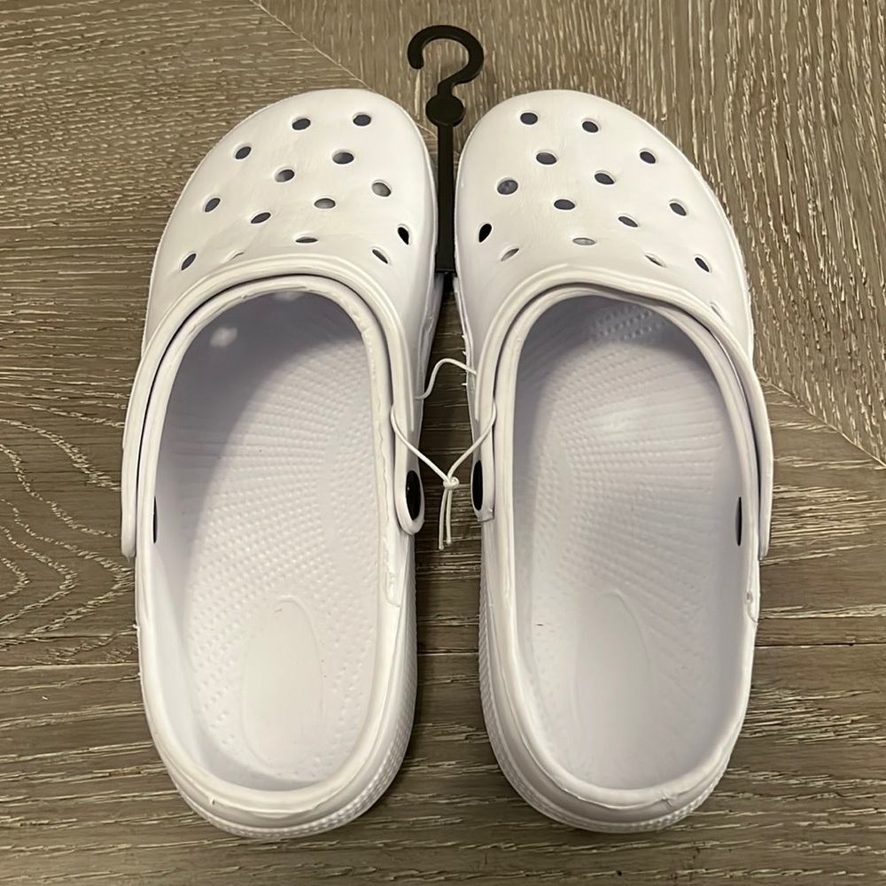 White Garden Shoes. Size 9